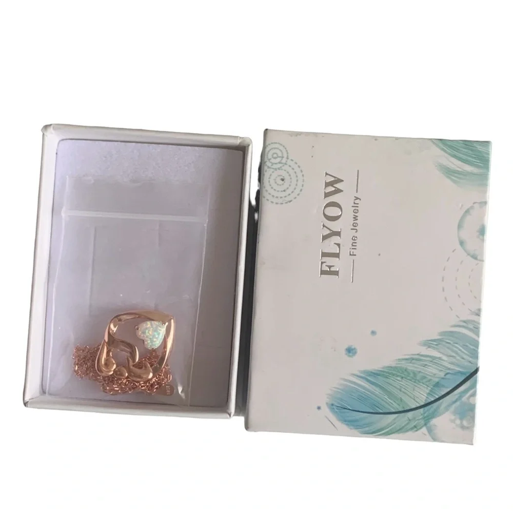Flyow Fine Jewelry Women’s Loving Mother Child Heart White Opal Necklace